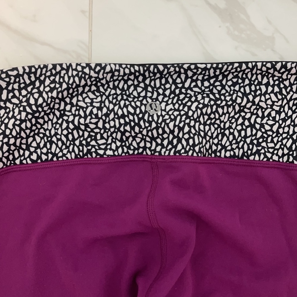 Lululemon Reversible Leggings - Picture 2 of 5